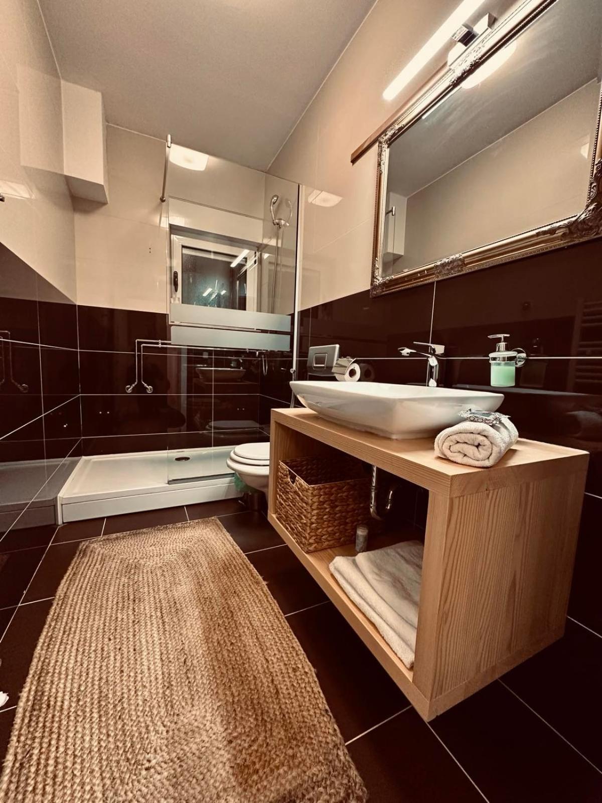 Villa Aya - With Sauna And Outdoor Swimming Pool โมสตาร์ ภายนอก รูปภาพ